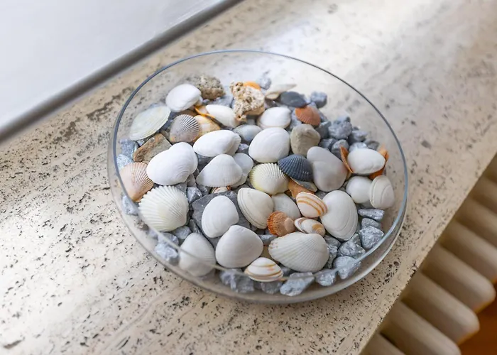 Lecomte - Coastal Escape 200