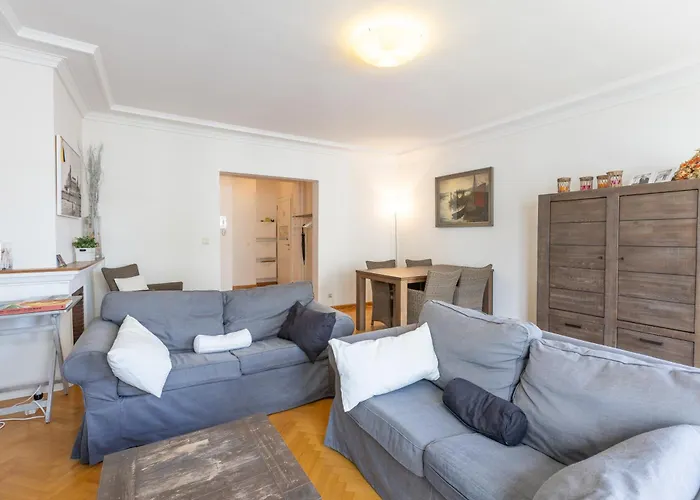 Lecomte - Coastal Escape 200 Apartment